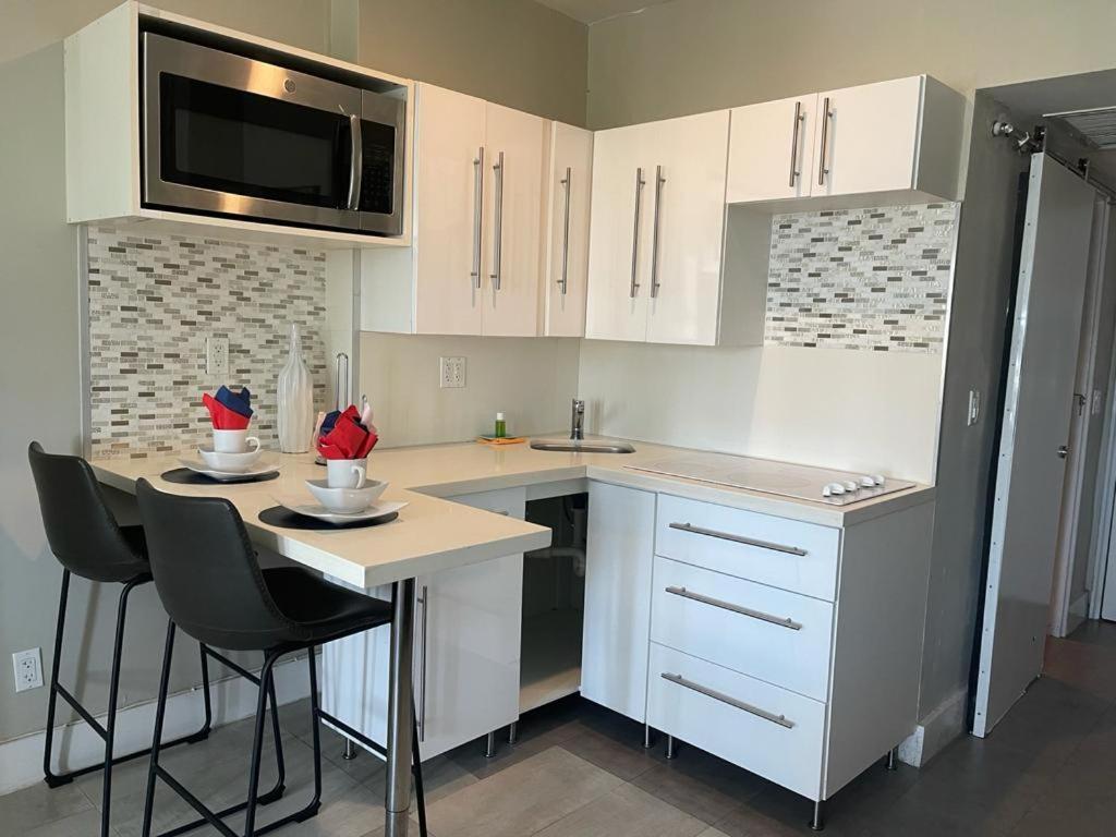 מיאמי ביץ' Beachfront Studios Casablanca Rentals מראה חיצוני תמונה