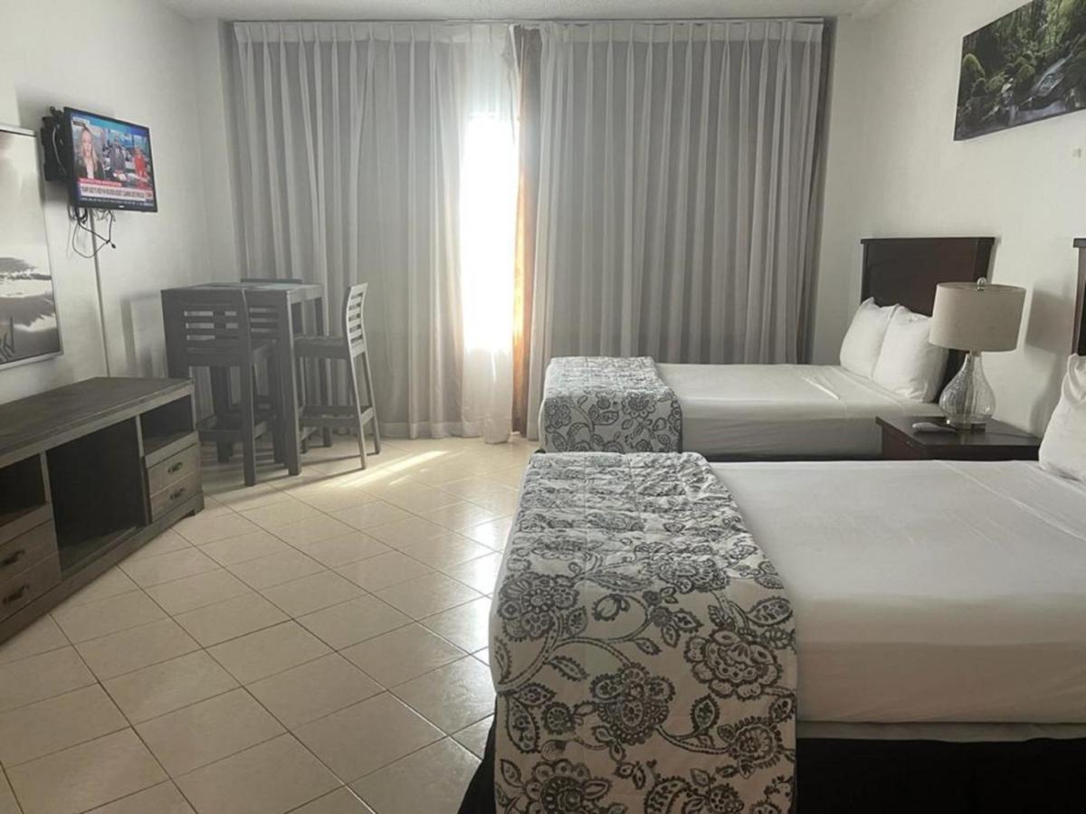 מיאמי ביץ' Beachfront Studios Casablanca Rentals מראה חיצוני תמונה