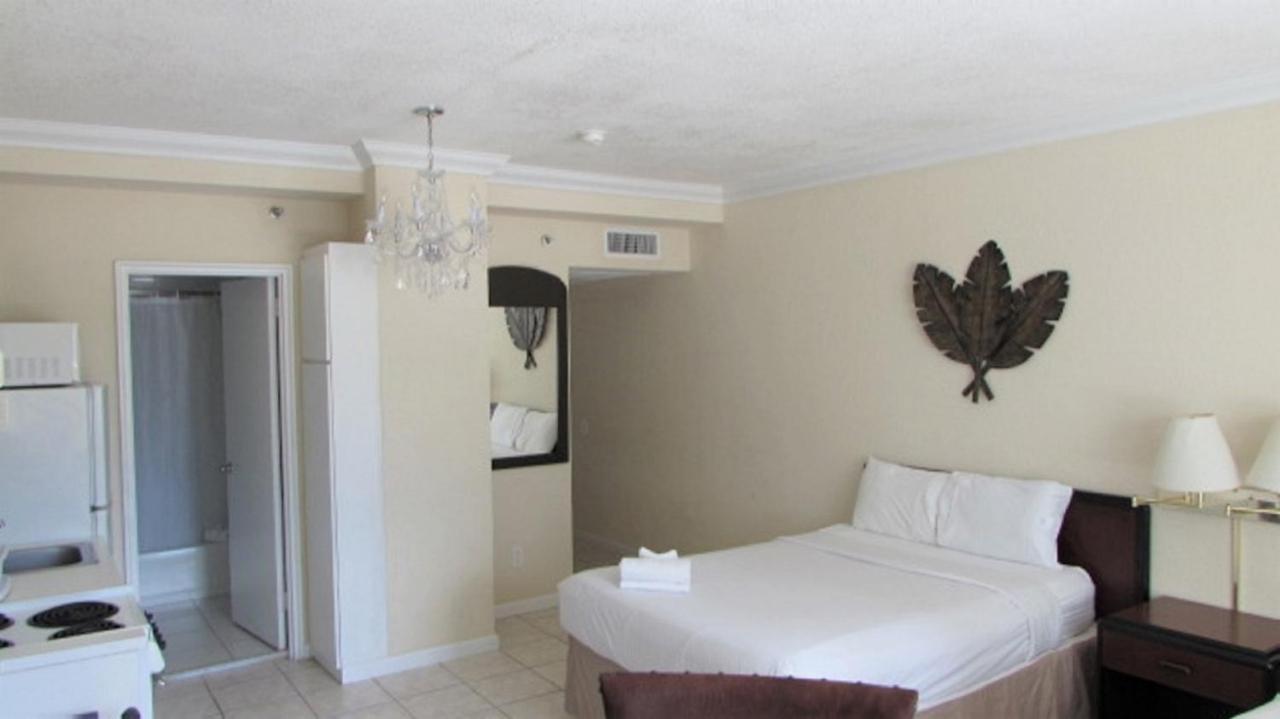 מיאמי ביץ' Beachfront Studios Casablanca Rentals מראה חיצוני תמונה
