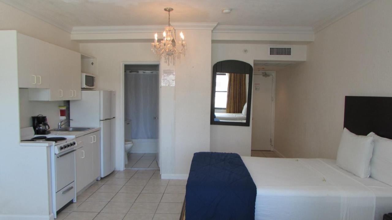 מיאמי ביץ' Beachfront Studios Casablanca Rentals מראה חיצוני תמונה