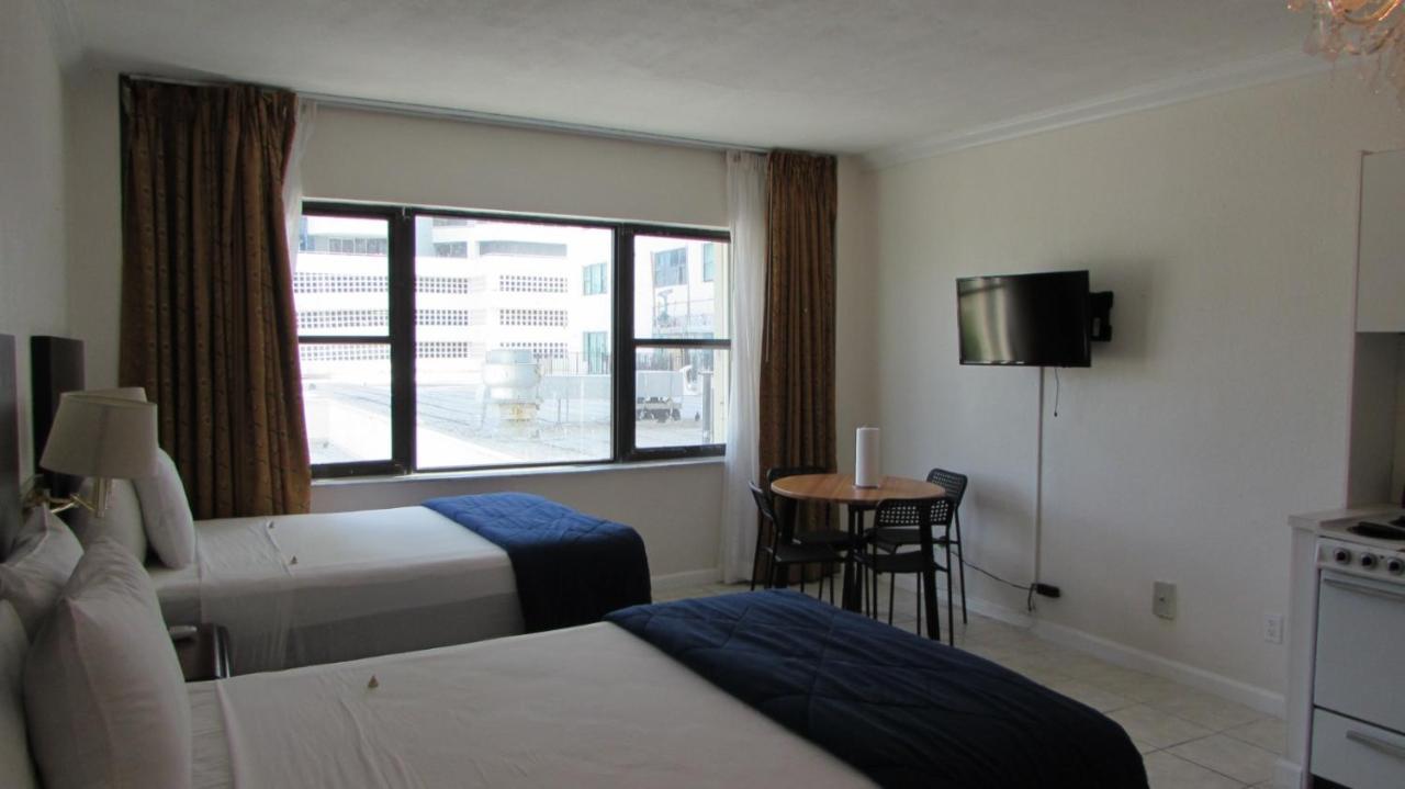 מיאמי ביץ' Beachfront Studios Casablanca Rentals מראה חיצוני תמונה